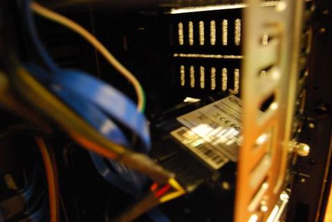 置き場は、マウントがないので、とりあえず、ここに。。。