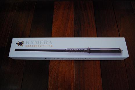 プチプチをはずすと、本体ケースが。