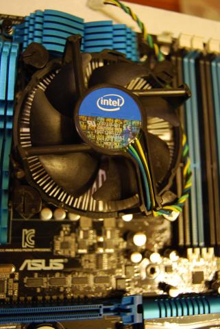 CPUクーラーを設置