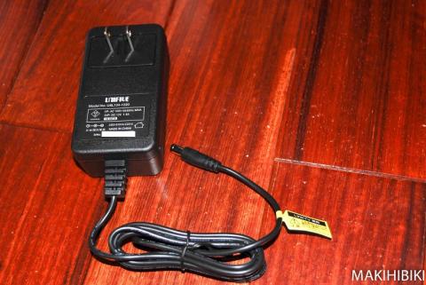 ACアダプタコンセント差し込み部分が大きいので、ほかのコンセントと干渉する・・・このタイプ、嫌い。。。小さくしてください。。。