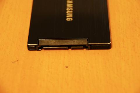 端子保護の塗装がなく、ちょっともったいない