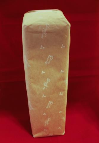 ミカフェートの包装紙にくるまれてやってきました