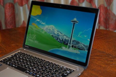 画面表示していても、左下部分にはちょっとした映り込みが見えるのではないだろうか