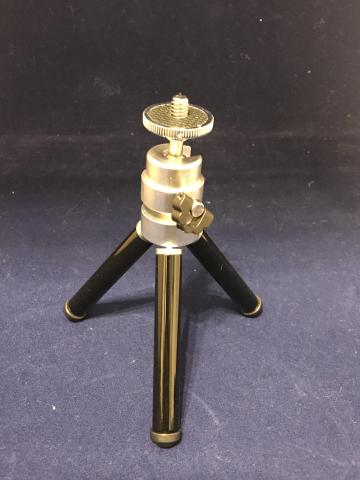 メカニカルな、ミニ三脚