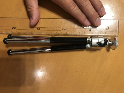 足を最大限に伸ばすと22cm