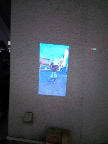 白い壁でもわかりやすい!