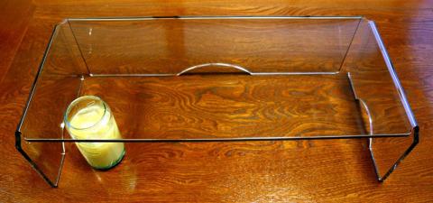 下に缶ジュースが余裕で置けます