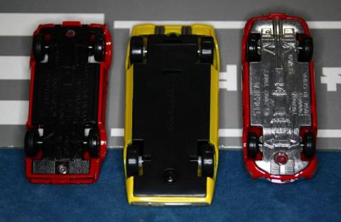 左はトミカのLP500、右はトミカの2000GT