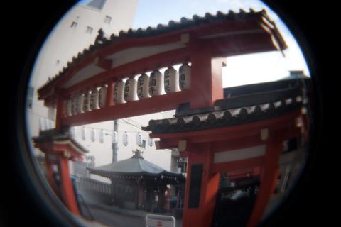 魚眼、1/5秒、ISO 100、0 EV、手持ち