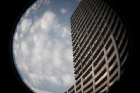 魚眼、1/30秒、ISO 100、0 EV、手持ち