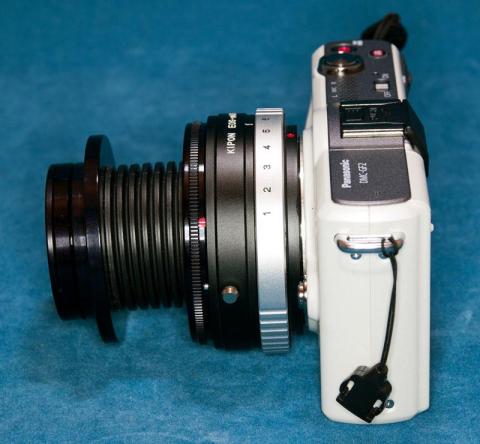 借りものの Lensbabyを付けてます