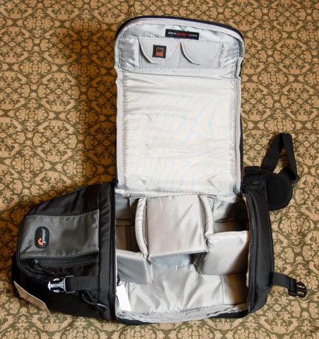 カメラ収納部全開