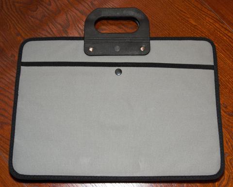 背面 ポケット付き