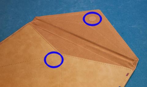 丸の部分にマグネットが入ってます