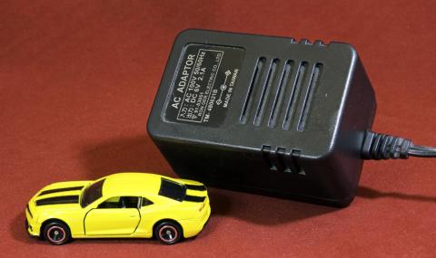 トミカの箱2つ分はあり、むちゃくちゃ重いです(^^;