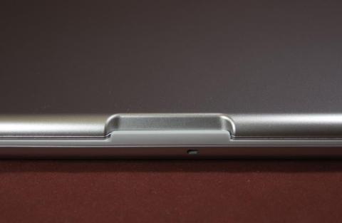 ひっくり返して見ています