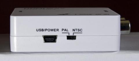 USB miniポート(電源入力用)、映像信号切替スイッチ