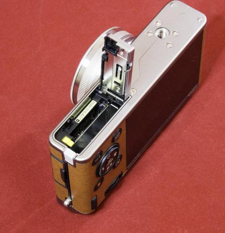 底面、SDカード使用