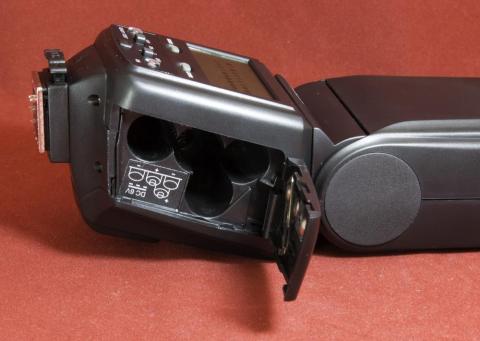 単三電池 4本使用