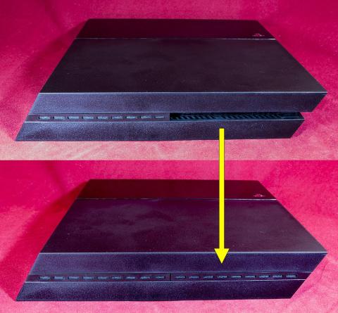 本体の上下にはめ込みます。