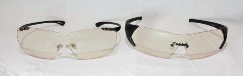 左:初代 右:本品