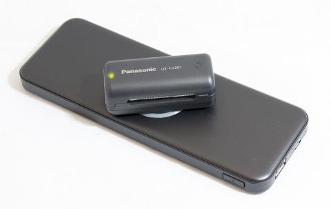 モバイル充電パッド on キャリングケース