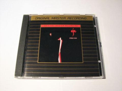 ジャケットはオリジナルに外枠ついた感じ