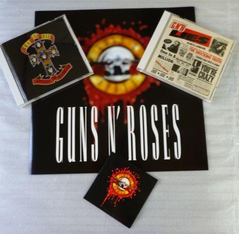 1st(左)とライヴアルバム(右)、メンバーからのメッセージCD(下)