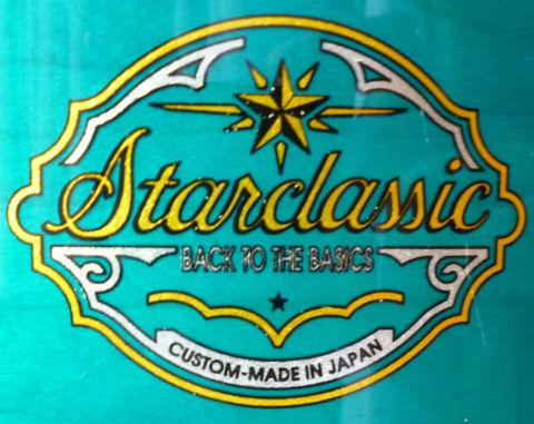 エンブレムはあえてプレートでなくシール(クリア塗装で塗り込められている)