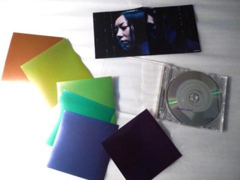 ひかぴかの色紙が数葉...