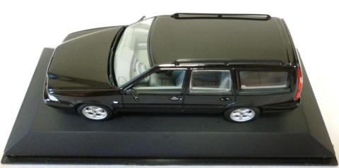 このトップからの眺めは端正