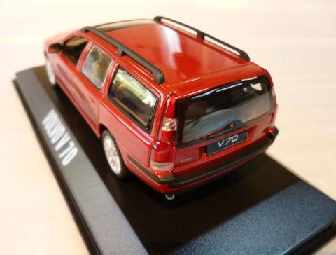 サイドの膨らみが240(245)を彷彿とさせる