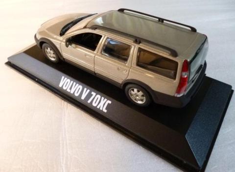 やはりV70系はバックシャン...