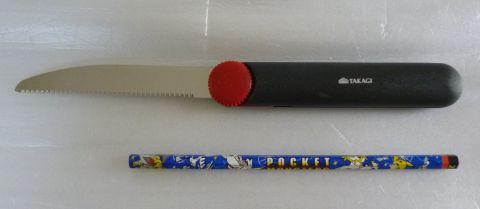 大きさ比較にえんぴつとならべてみました