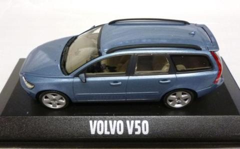 全体的には丸みを帯びたスタイルに