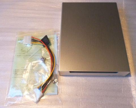 静音化のためHDDを入れる箱