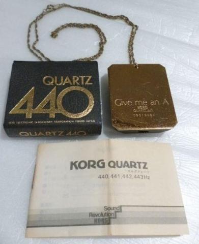 ペンダント型のクォーツ発信器