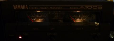 暗いところでつけるとこんな感じ..