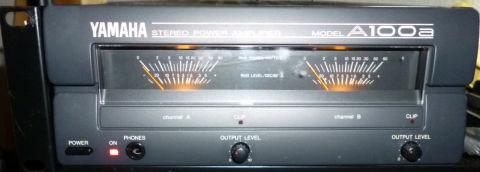 ラックマウンターにセットしてます