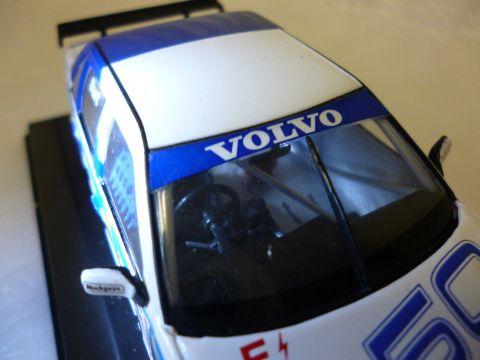 中にはロールゲージが張り巡らされてる