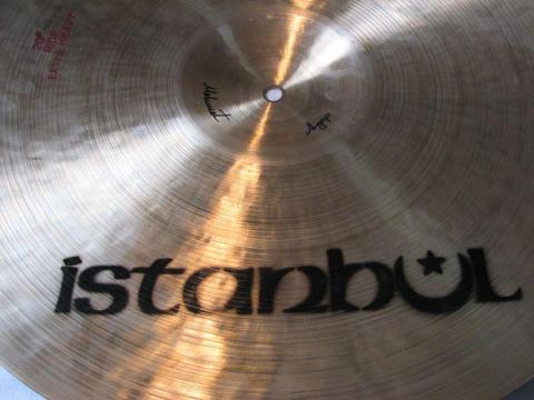 AgopとMehmet二人のサイン入り