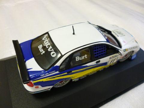 この年はルーフにカラーもロゴもなく少し寂しい