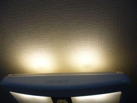 単にぼおっと光ってるだけですな