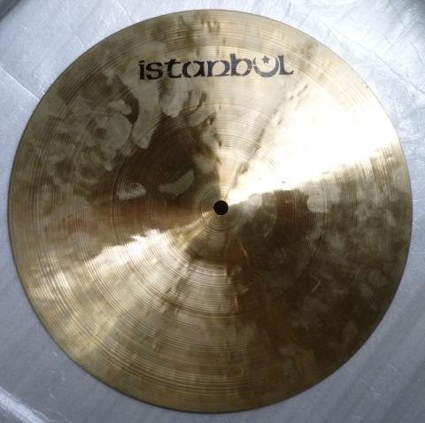 打痕はさほど目立たない、カップ小さめの造り