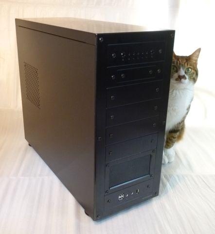 外観写真を撮っていたら写りに来たヤツ...(^^ゞ