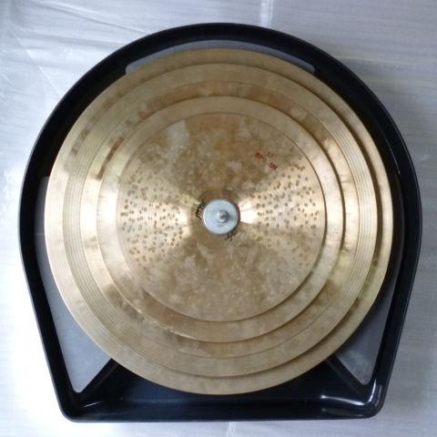 こんな感じで予備シンバル(by トルコのシンバル職人シリーズ)が入ってる