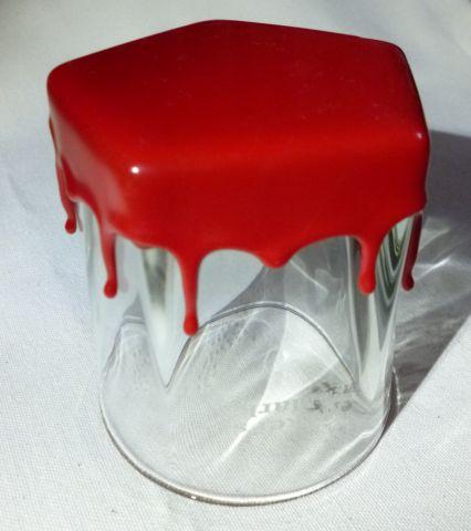 ワックスが垂れているのを模している