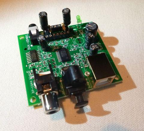 光デジタル端子増設っと。今は標準のコンデンサ乗せてます。