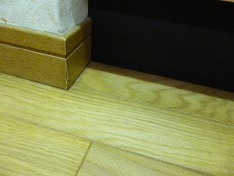 柱の陰にあったものはブラシで掻き出して回収終了