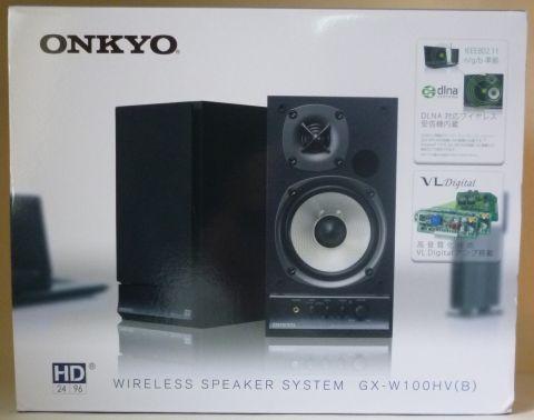 右肩にある「DLNA対応」とか「IEEE802.11 n/g/b準拠」の表示がこのスピーカーの特徴だ